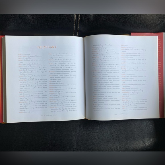 Book (Hardback): Living Yoga; Creating a Life of Practice by Christy Tur… - Picture 15 of 16